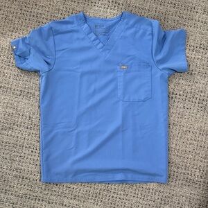 Figs Men’s Scrub Top Leon Three-Pocket